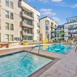 https://apt-mdr-studio-luxury-pool-gym-parking-jacuzzi.topanaheimhotels.com